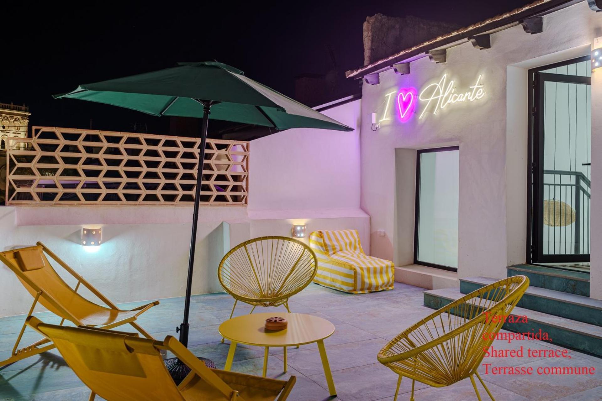 Glamorous Pink Studio In City Center Alicante Buitenkant foto